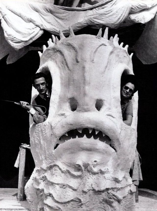 https://ctrpublisher.com/wp-content/uploads/2021/01/salvador-dali-dreams-of-venus-pavillion-at-the-1939-new-york-worlds-fair-6.jpg