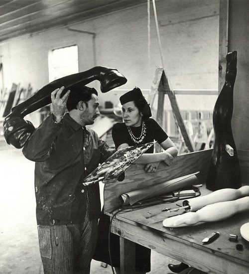https://ctrpublisher.com/wp-content/uploads/2021/01/salvador-dali-working-on-dreams-of-venus-pavillion-at-the-1939-new-york-worlds-fair-3.jpg
